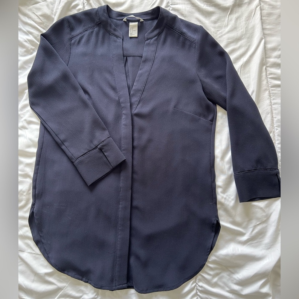 🌸2 for 1🌸✨Like New✨ H&M Navy Blouse